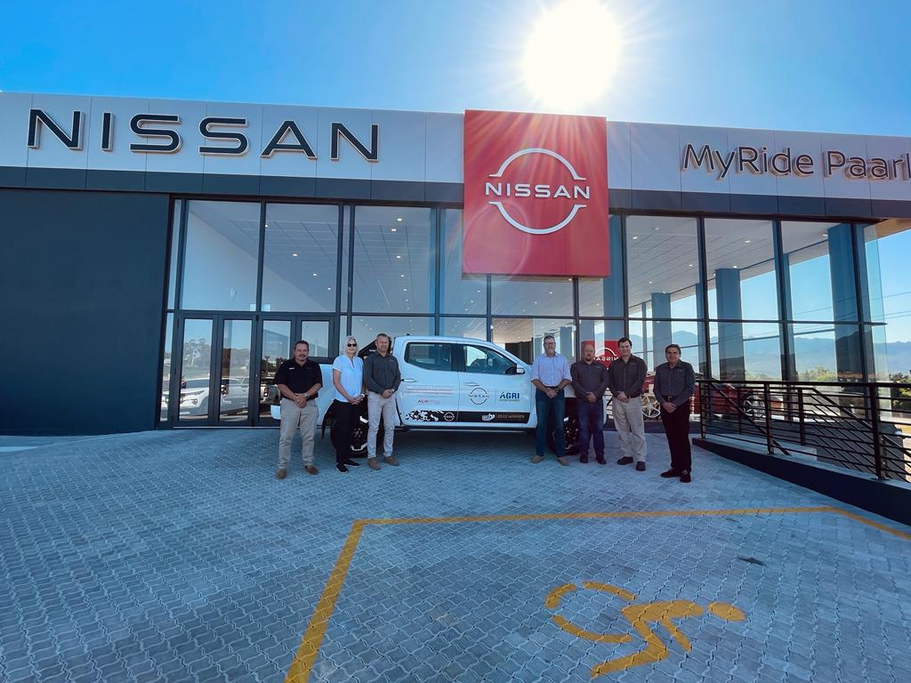AgriWesKaap's tweet photo. @droomersnissan Baie dankie vir dié spoggerige Navara.
Jy kan saam met @nissanza plaasveiligheid ondersteun deur die vlootkode 𝗙 𝟭𝟰𝟵𝟭𝟭 te gebruik wannneer jy jou volgende Nissan aankoop.
#MadeForYourJourney
#NissanNavara
#RuggedRedefined
#NissanZA https://t.co/Epqm2QNrIz
