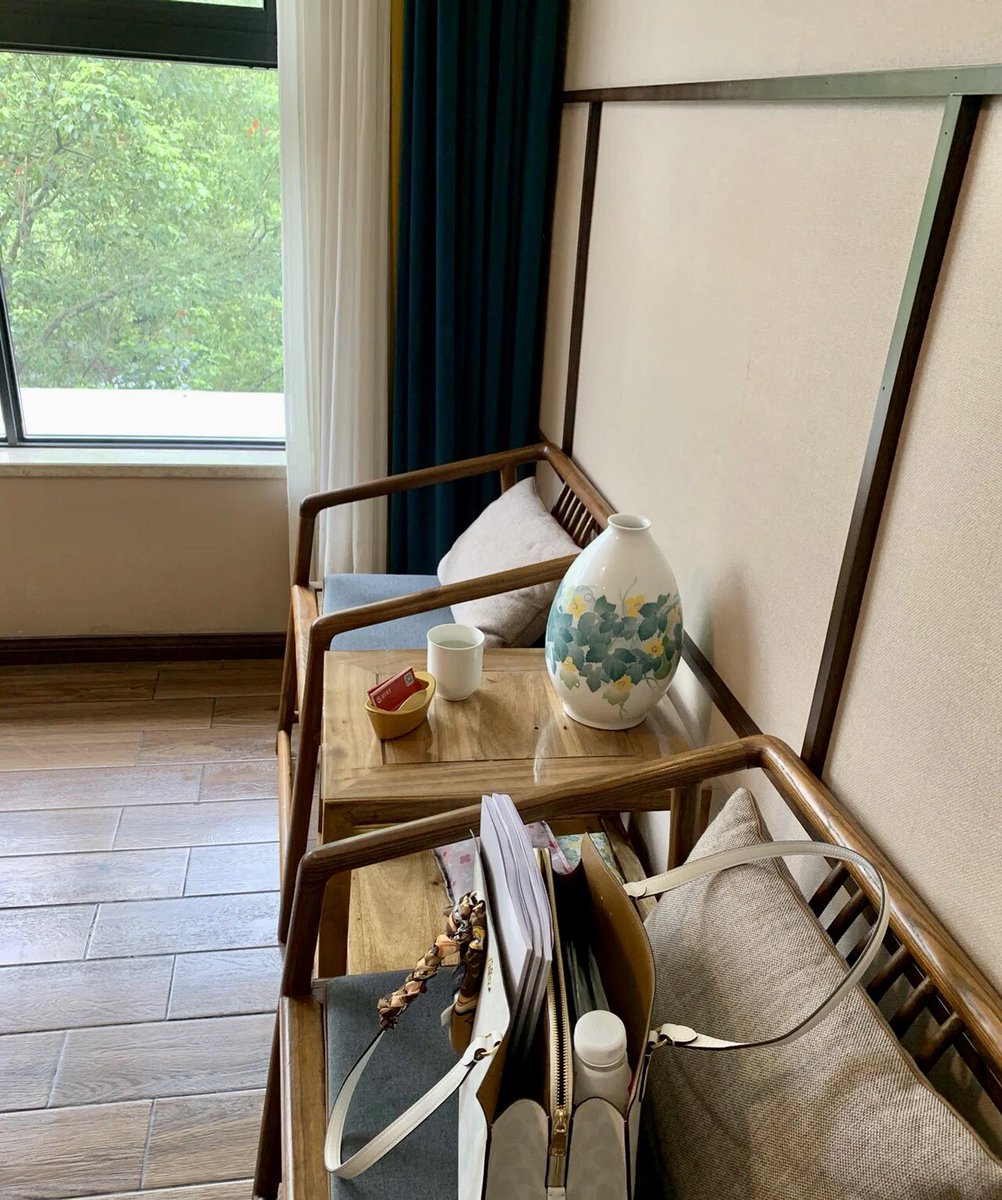 moteer520's tweet photo. 你们这些男人，是不是非要学电焊，才能让你们对我眼前一亮？ #同城 #线下 #单身 #热门 #熟女 #丝袜诱惑  #丝袜美腿  #反差 #���女 https://t.co/b8MRUVcxF0