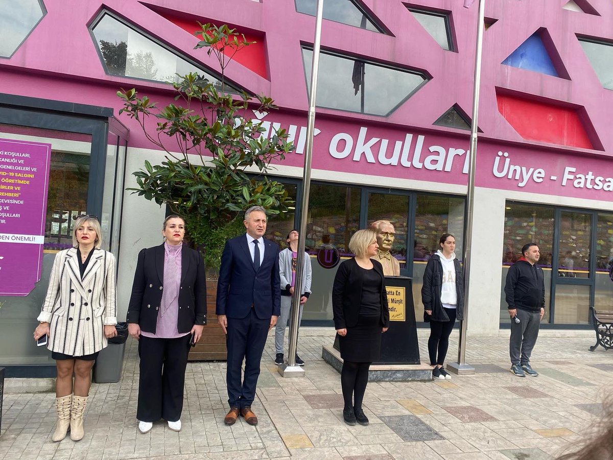 2.Çeyrek dönem tüm öğrenci ve öğretmenlerimize hayırlı UĞURLU olsun. 
<a href="/nilcicek/">Nil Çiçek</a> <a href="/ardaergez/">Arda ERGEZ</a> <a href="/ErhanKirbac/">Erhan KIRBAÇ</a> <a href="/MehtapKbdy/">Mehtap Kabadayı</a> <a href="/glserenky/">gülseren kaya</a> <a href="/yakupoglu_ziya/">YUSUF ZİYA YAKUPOĞLU</a> <a href="/UgurOkullari/">Uğur Okulları</a>