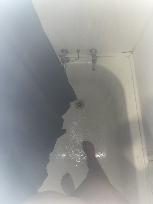 Sower time to wash these dirty feet #feetfinder https://t.co/T5NWOBGeJV<a href="/tag/feetfinder"class="tags">#feetfinder</a>