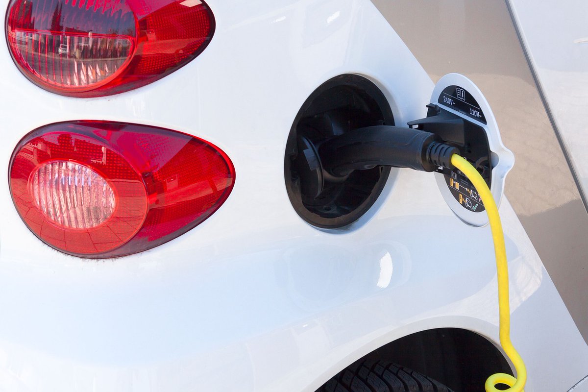 #Mieter haben Anspruch auf Zustimmung zur Installation einer Wallbox, sagt das LG München I. Generelle moralische Vorbehalte von Vermietern gegen #Elektromobilität bzgl. Brandgefahr und Rohstoffabbau für Batterien begründen keine Unzumutbarkeit. #Mietrecht
gesetze-bayern.de/Content/Docume…