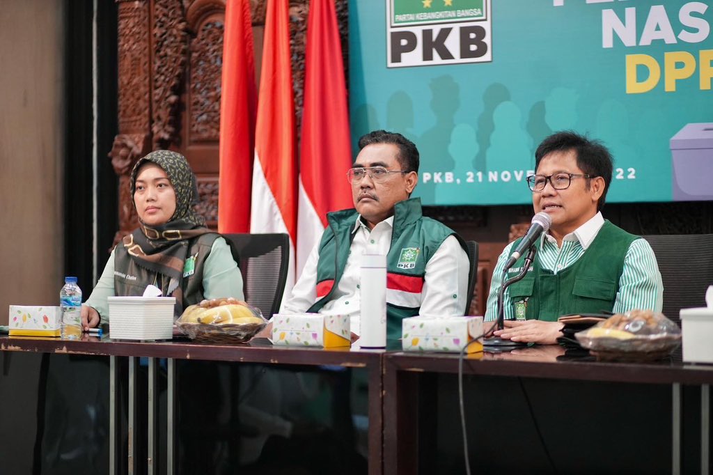 Ketua Umum DPP PKB Gus Muhaimin <a href="/cakimiNOW/">A Muhaimin Iskandar</a> melaunching Lembaga Saksi Pemenangan Nasional DPP PKB, Yang mana tugasnya mengawal perolehan suara PKB di Pemilu 2024.
 
#gusmuhaimin #muhaiminiskandar #PKB