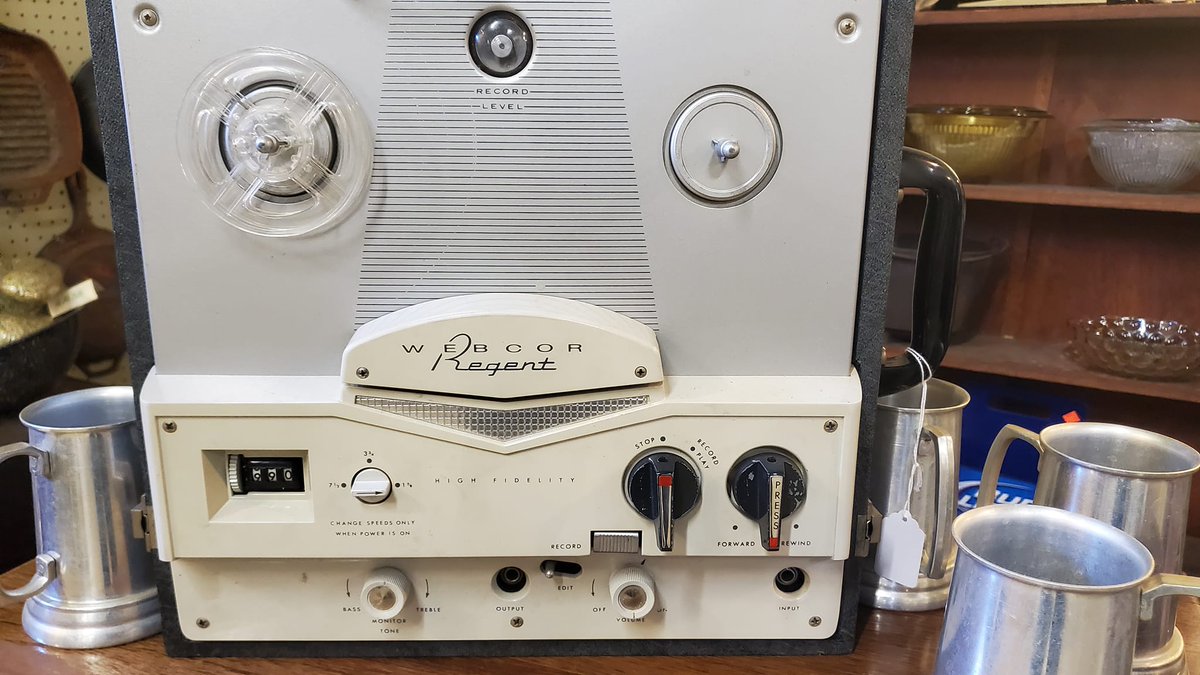 vodouch2000's tweet photo. Webcor Regent (USA, 1959)
Mono
Tape speeds: 1 7⁄8 - 3 3⁄4 - 7 1⁄2 (4.76 - 9.53 - 19 cm/s)
Freq Response 40Hz - 15kHz
Signal to Noise ratio: 58db
Reels up to 7"
11.8 kg
#webcor #reeltoreel #vintageaudio https://t.co/Nc1V79rlRv
