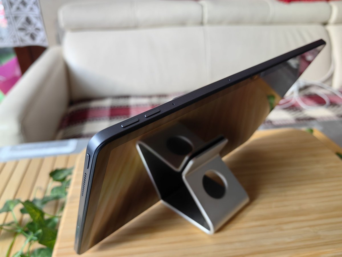 TECHNOSenior1's tweet photo. Lenovo #TabP11Pro Gen 2, to godny następca swojej serii – jeżeli nie potrzebujemy laptopa, a chcemy mieć coś poręcznego i większego niż telefon, to takie urządzenie może się świetnie spisać. Zapraszam do recenzji.
@LenovoPolska
@Lenovo
#własnytest
https://t.co/MkuBGuU6vL https://t.co/30PCmy40UL