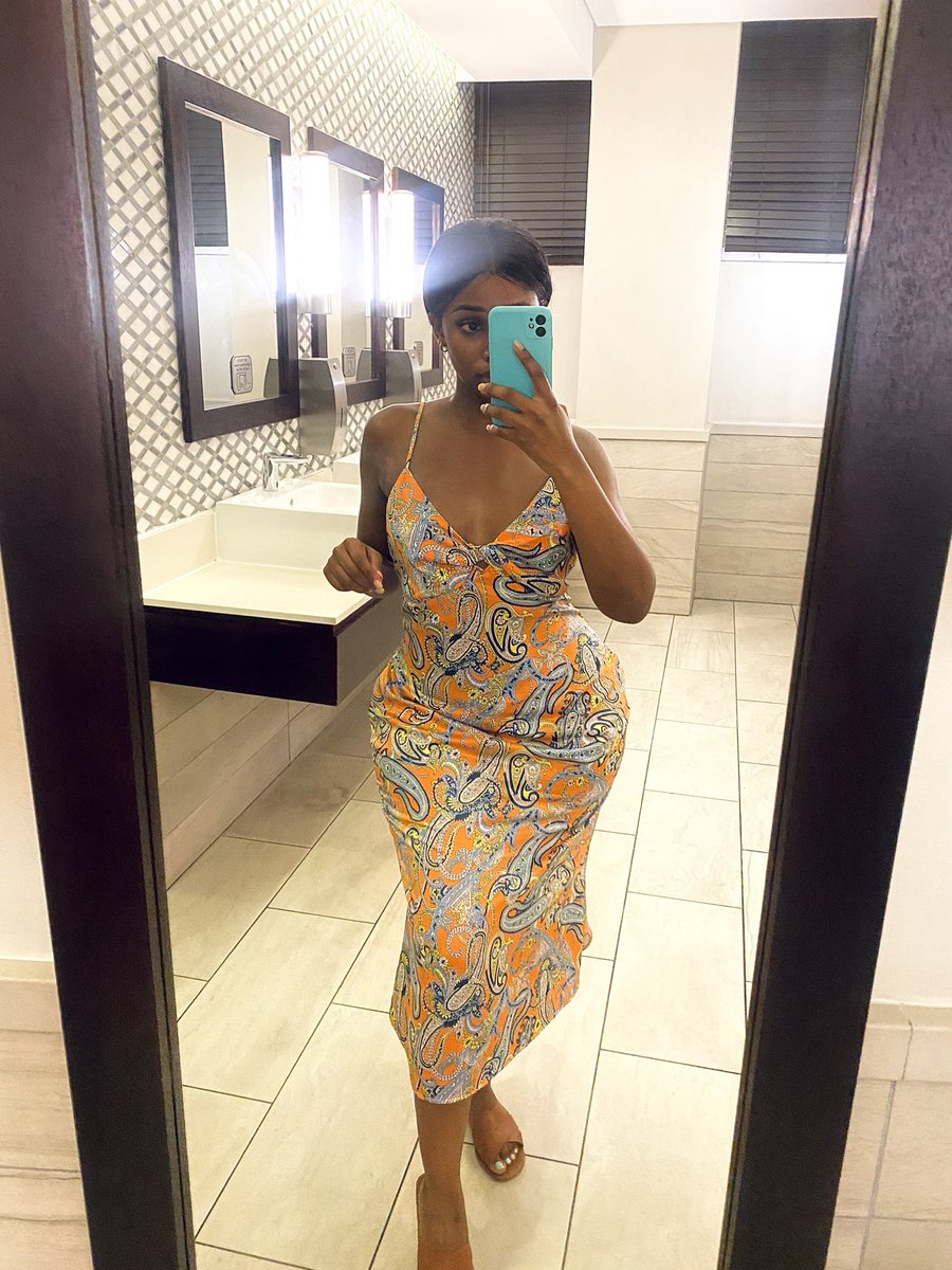 thabi_gumz's tweet photo. Mr price really did a thing with these dresses 😍 https://t.co/8BZE1Dg3OF