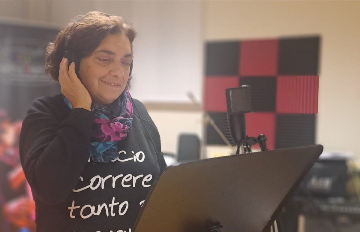tienivivagospel's tweet photo. 🎙️WORK IN PROGRESS #nuovoprogetto 🎶
 Renata Ferrara 🎧
#backstage #salaregistrazione #onair #gospelsinger #qualcosaincuicredere
#gospel #gospelsong #gospelmusic 
#salaprove #newsong #newproject
#recording #recordingroom #solista 
#tienivivagospelvoices #tienivivalamusica https://t.co/O6WJ4gA15U