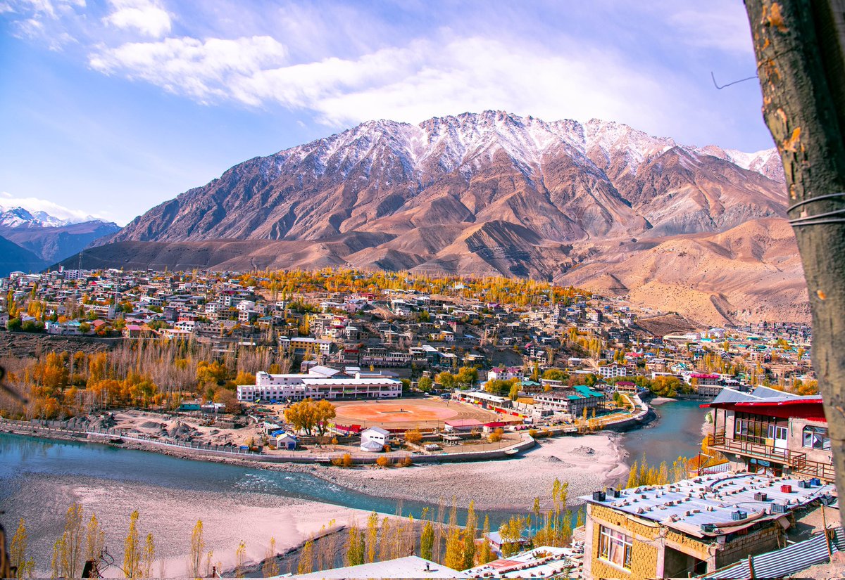 ClicksNima's tweet photo. Full view of Baroo #kargil#landscapephotograpy #landscape_collection #landscape_capture #landscapelovers #cloudysky⛅#landscapephotographer #landscapecaptures#landscape_lovers https://t.co/n7rT6UbglH