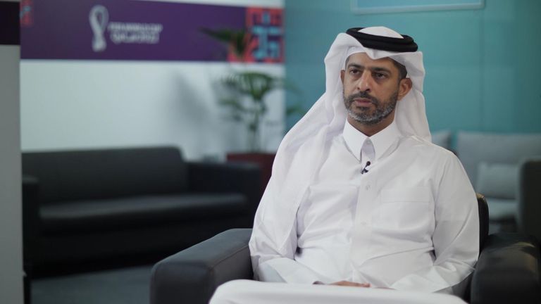 AZK_SA's tweet photo. وفقاً للرئيس التنفيذي لبطولة كأس العالم “قطر 2022" ناصر الخاطر:
انفقنا 8 مليار دولار فقط و إيراداتنا المتوقعة 17 مليار دولار.

يقصد ما يخص البطولة بخلاف البنية التحتية.

أقرب الأرقام أن قطر أنفقت قرابة 220 مليار دولار تجهيزاً للاستضافة. https://t.co/PfEKhhdkXG