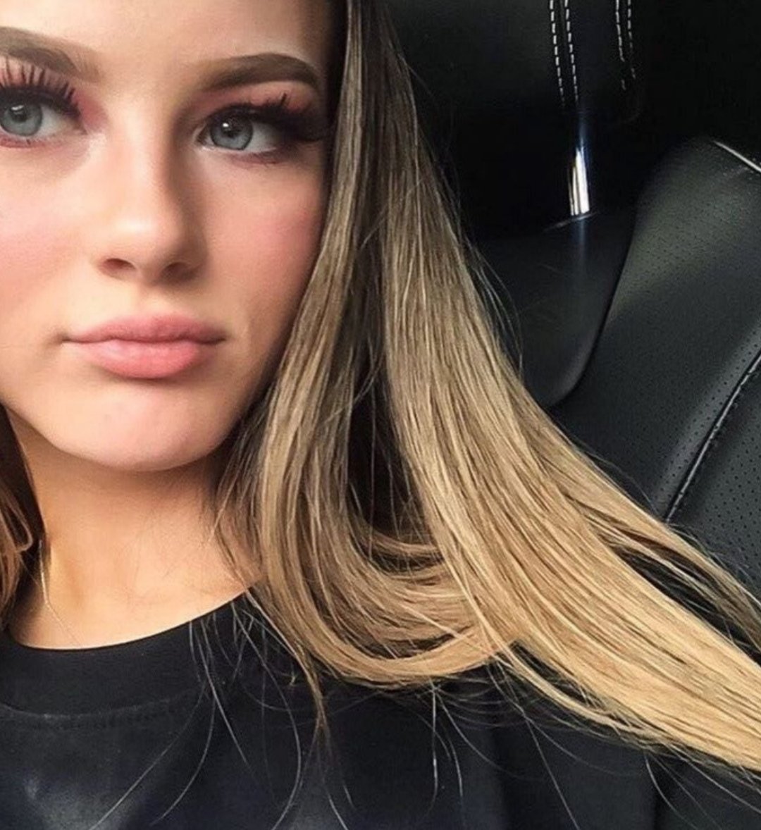 Dennislaurel8's tweet image. Tired of being alone, 🥺
#noonecare