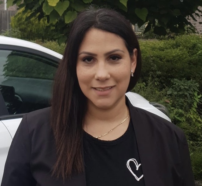 Yoandra Diaz Zaldivar, ambulant objectleidster bij <a href="/KeusSchoonmaak/">Keus Schoonmaak</a>: “Je leert elke dag iets nieuws over het werk” >> servicemanagement.nl/ondernemen/yoa…