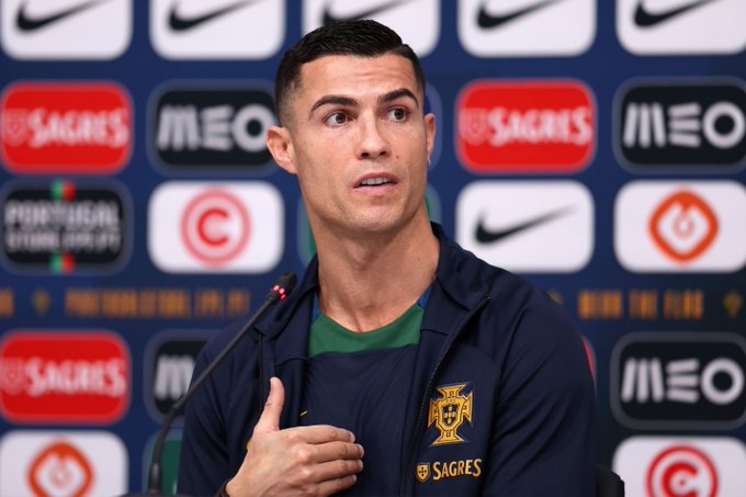 Siêu sao bóng đá Cristiano Ronaldo luôn là một trong những cầu thủ được yêu thích nhất trong giới túc cầu. Nếu bạn cũng là fan của anh ấy, hãy xem hình ảnh để được ngắm nhìn vẻ đẹp và tài năng của Ronaldo.