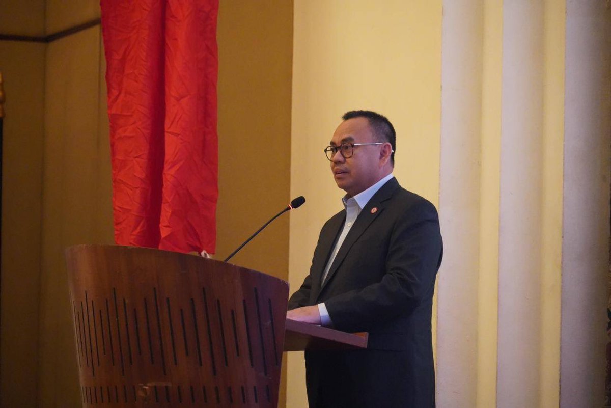 Today, <a href="/ICRC/">ICRC</a> Vice President <a href="/GCarbonnierICRC/">Gilles Carbonnier</a> , <a href="/palangmerah/">Indonesian Red Cross</a> <a href="/palangmerah/">Indonesian Red Cross</a> Secretary General <a href="/sudirmansaid/">Sudirman Said</a> and Maj-Gen Sonny Aprianto opened the Workshop for Senior Military Officers (SWIRMO) organised in Bali by @icrc and <a href="/Puspen_TNI/">Pusat Penerangan TNI</a>