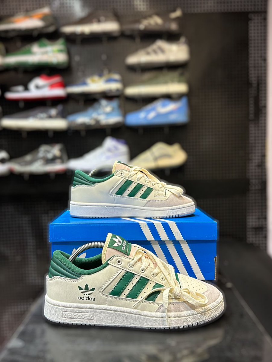 sanni_ot's tweet photo. Happy new week!!!

All available and ready for delivery📦📦🚚🚚

Frame 1: size 40-45 #38,000
Frame 2 &amp; 3: size 40-45 #30,000
Frame 4: size 40-45 #35,000
Order via:
WhatsApp: https://t.co/MllrF4Y1Qs
Or
Send a dm https://t.co/ZUiWa865Z2