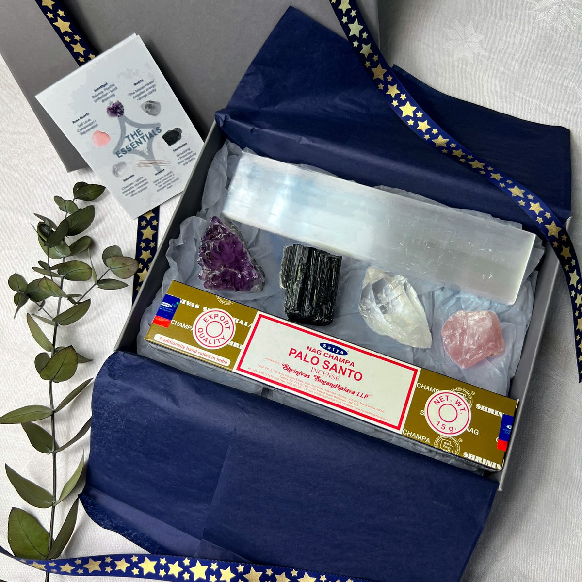 rockandrealm's tweet photo. Gorgeous ethically sourced &amp; eco-friendly crystal gift sets are now live!

https://t.co/vclj3OLKoC

Luxury ribbon wrapped gift boxes that look beautiful under the Christmas tree; full of #crystal delights to make their Christmas morning magical.

#giftideas #crystalgifts https://t.co/3ffiXniH8Y