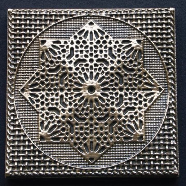 Liqmet's tweet photo. We're in awe of this piece of art! 😍 Can you believe that you can achieve the same sheen with bronze liquid metal? Take a look at more inspiration to learn more: https://t.co/xTvmjN39gR

#interiordesign #liquidmetals #LIQMET https://t.co/cKxF60QuPE