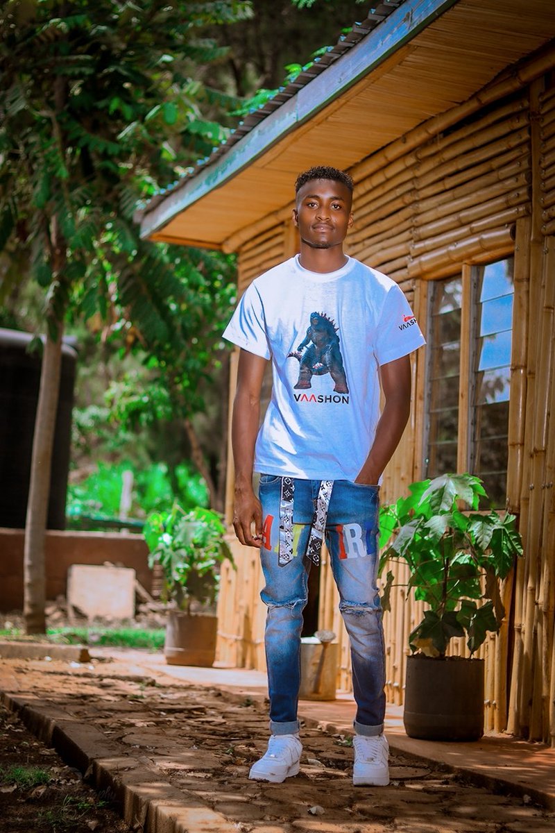 vaashon's tweet photo. For those who Love Godzilla 🐲 
This is for you.
#VAASHONGODZILLA #VAASHON #tshirts #madeinkenya #clothingbrand #luxuryfashion #luxuryoutfit #fashioninspo #Godzilla https://t.co/QS0fmxZR0f