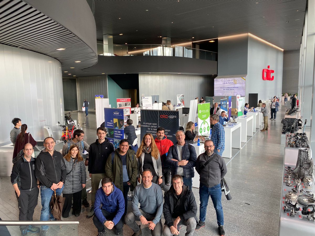 Miguel_Altuna's tweet photo. 💻Fabrikazio Adimentsuko eta 🤖Adimen Artifiziala &amp; Big Data #espezializazio etako ikasleak, #AIC (Automotive Intelligence Center) eta  #InnovaliaMetrology enpresetan + #ACICAE ren talentu ferian izan dira. Eskerrik asko harreragatik!

#berrikuntza #teknologia #LanbideHeziketa https://t.co/ty3DJnOK2w