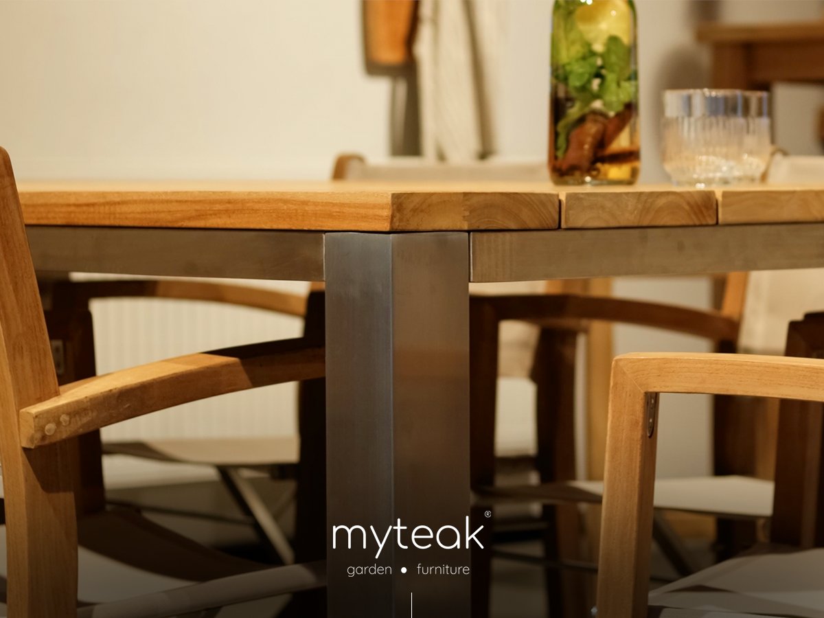Yenilikçi ve sıra dışı çizgilere sahip Flores koleksiyonu, natural teak ağacı ve  stainless steel uyumuyla benzersiz tasarıma imza atıyor.

#teak
#outdoorfurniture
#bahçemobilyası
#myteakoutdoorfurniture