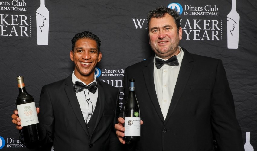 SauvignonSA's tweet photo. This year’s Diners Club Winemaker of the Year (Sauvignon Blanc), Conrad Vlok, delighted the judges with his 2021 @strandveld Poffaderbos Sauvignon Blanc – a winner in the 2021 Sauvignon Blanc SA Top 10.
Read https://t.co/R28Z6VUIK1 https://t.co/iyFaMEqhCn