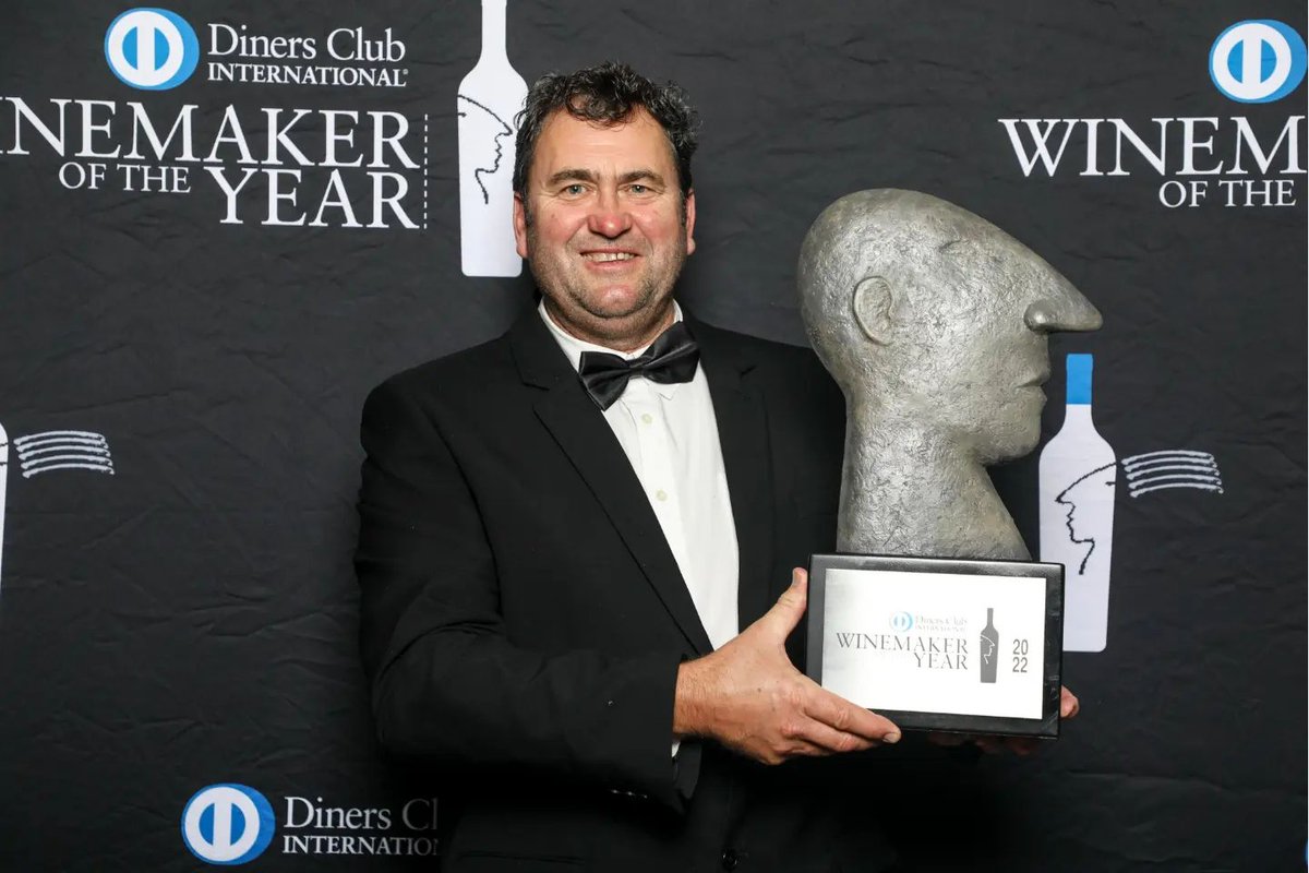 SauvignonSA's tweet photo. This year’s Diners Club Winemaker of the Year (Sauvignon Blanc), Conrad Vlok, delighted the judges with his 2021 @strandveld Poffaderbos Sauvignon Blanc – a winner in the 2021 Sauvignon Blanc SA Top 10.
Read https://t.co/R28Z6VUIK1 https://t.co/iyFaMEqhCn