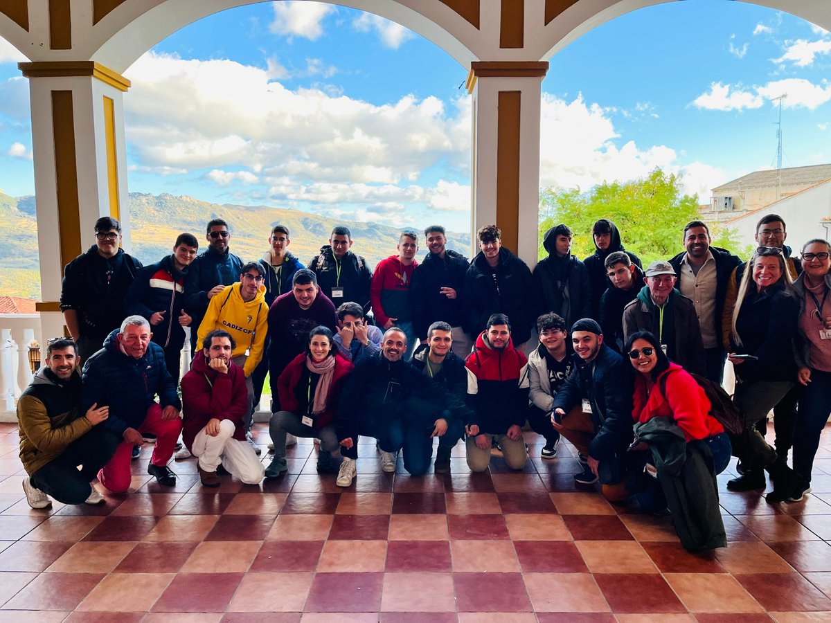ticIESTrafalgar's tweet photo. Último día de inmersión lingüística. It's been an amazing experience for everyone.
#AulasBilingues #FondosEuropeos #NextGeneratorEU https://t.co/QBo4rSWstJ