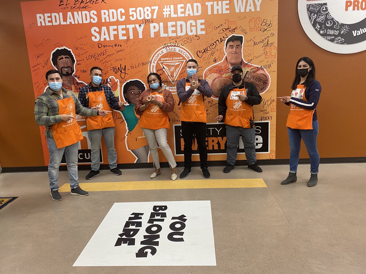 Gladys_5087APS's tweet photo. Celebrating Sharean (9 year) and Danny (13 year) Anniversary. Congratulations to both! ⁦@PSharean⁩ ⁦@Dannyxrea⁩ ⁦@LourdesThd⁩ ⁦@rayray5641⁩ @abraham44649561 https://t.co/BAkcnhSQmU