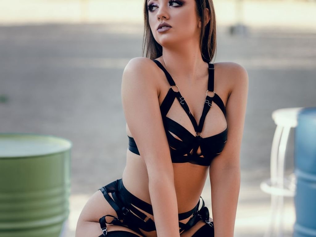 RebekkaRusso's tweet photo. I'm online right now on SkyPrivate - pay-per-minute system for Skype live shows. Call me right now in private here: https://t.co/yFC1naVP3g https://t.co/J7PWqM328x