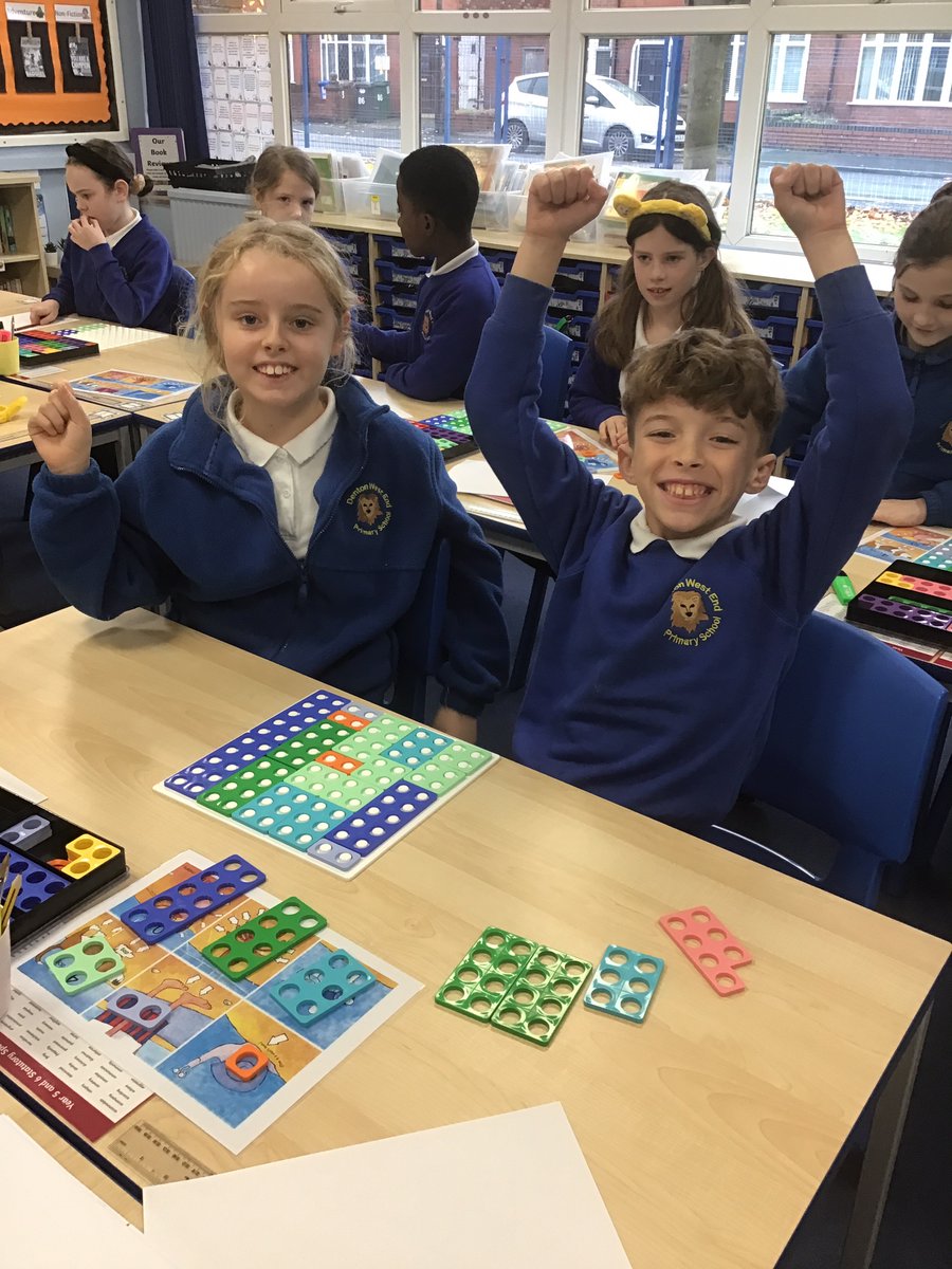 DweSchool's tweet image. Year 5 had a brilliant time in our Maths Week workshop with Miss Varney. We used the book ‘One is a Snail, Ten is a Crab’ to investigate numbers up to 100. @maths_week @aprilpsayre  #MathsWeekEngland #MWE22 #mathsweek2022