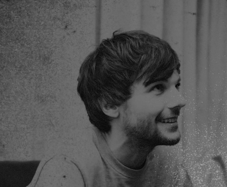 louis in black & white ◟̽◞̽ (@bwlouisbot) on Twitter photo 