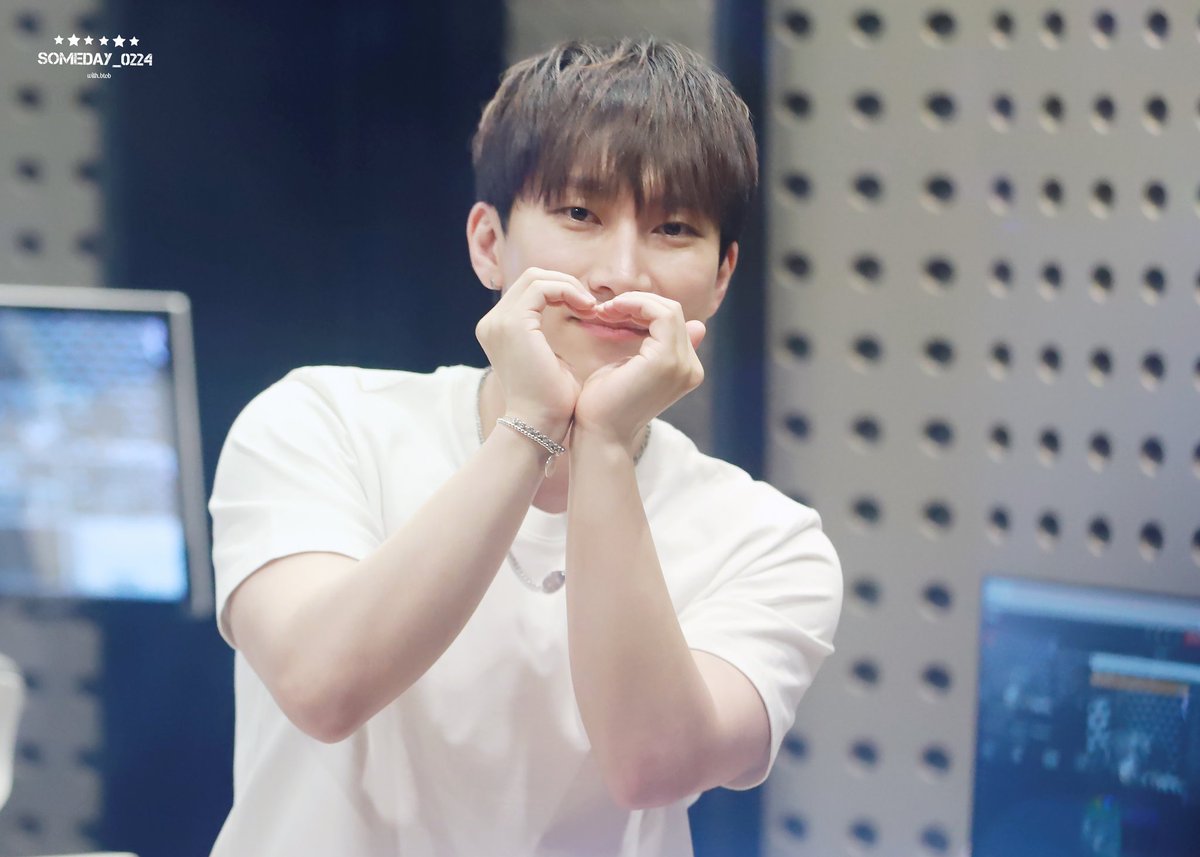 someday_0224's tweet photo. 항상 행복하자 은광아💙
#따사로운_햇살_은광아_생일축하해 https://t.co/5opNCw6R70