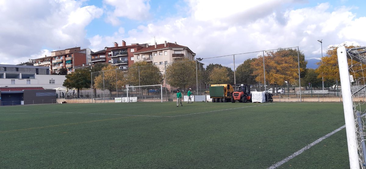 ajllinarsvalles's tweet photo. Canvi de gespa del camp municipal d'esports.
#llinarsamblesport

https://t.co/dPRpWojWwn https://t.co/565Co8A1hz
