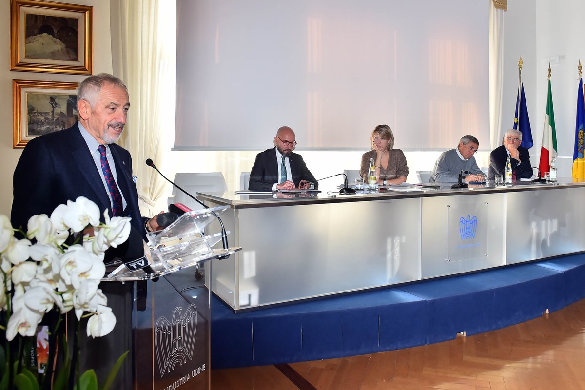 Conferenza stampa #Confindustria #Udine dopo 1 anno di mandato per fare il punto su progetti e risultati ottenuti dall'Associazione

Gianpietro #Benedetti, presidente: "Percepita l'importanza e il valore aggiunto di lavorare tutti assieme"

Il comunicato⤵️
confindustria.ud.it/schede/scheda/…