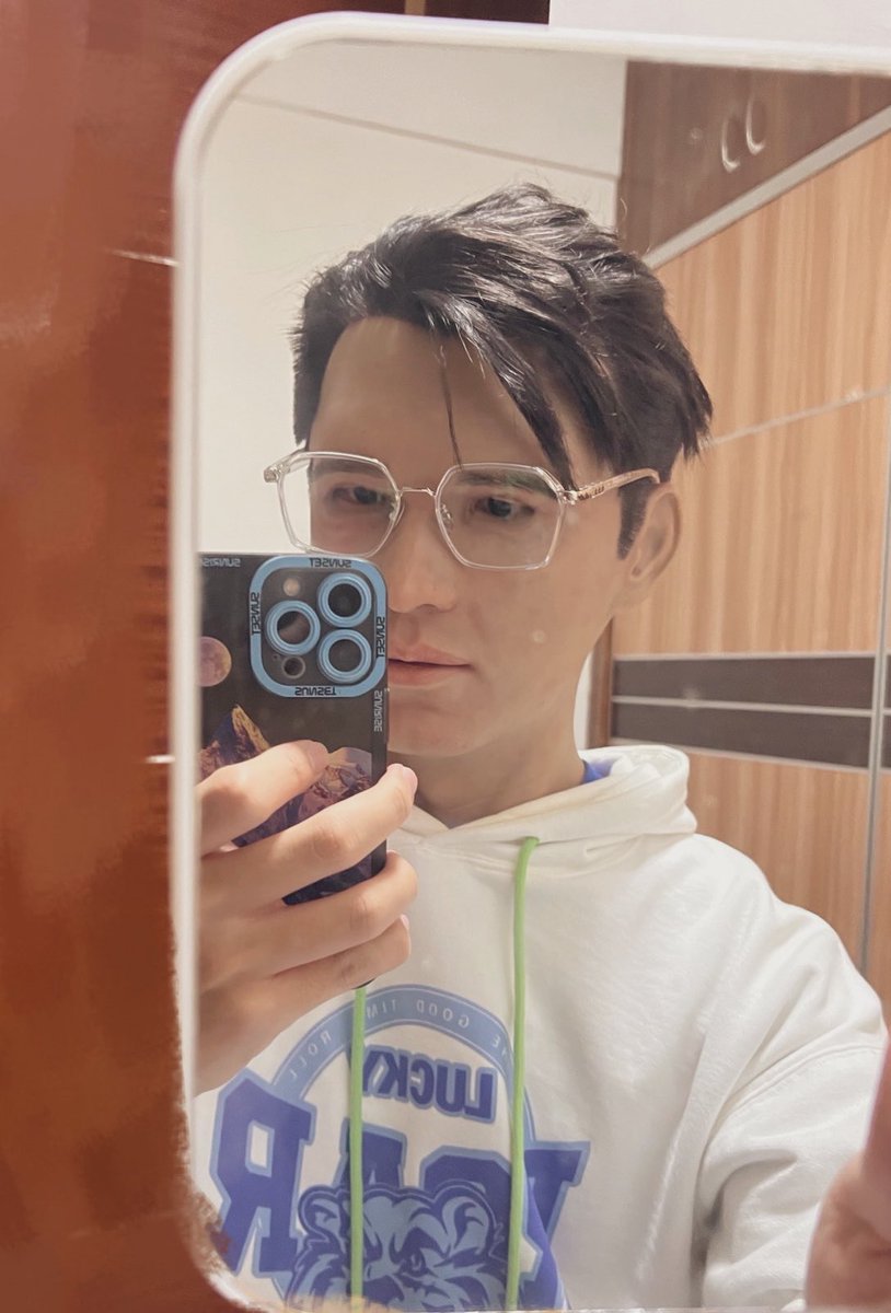 您的新朋友Levi已上线
他会遇到什么有趣的人和事呢👀