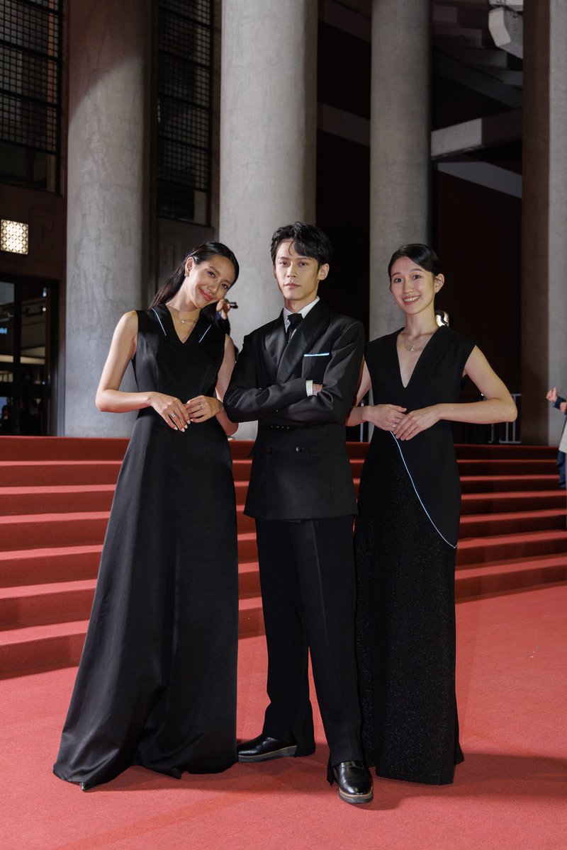 感謝金馬59 ，讓我參與這趟奇幻的旅程
感謝當天所有辛苦的工作人員，讓我們能參加、觀賞這麼精彩的典禮

遞獎大使｜黃珮琪、黃稚玲、黃雋智