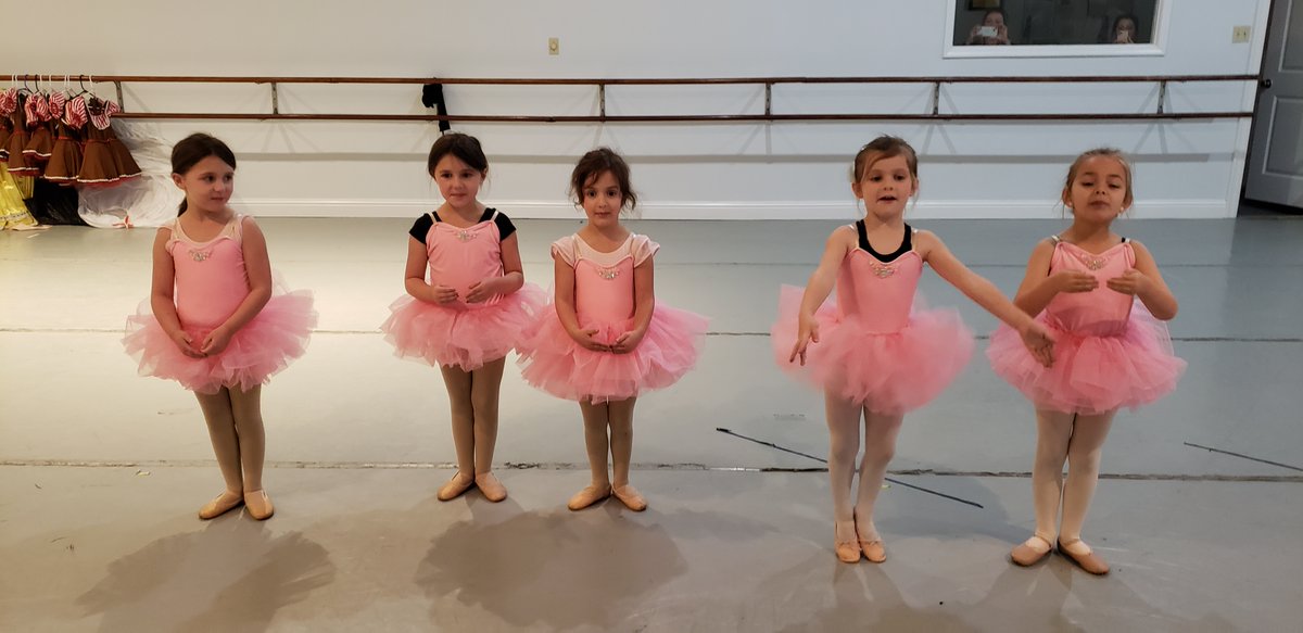JeffersonBallet's tweet photo. Future Sugarplum faeries... The Nutcracker rehearsals are going great! 🩰 💫 🩰 

Please join us Dec 17 &amp; 18 at 2pm at the Jefferson Performing Arts Center!  
Tix 🎟 https://t.co/Fm91KJ0smJ

#metairie #nola #NewOrleans https://t.co/jGo3HcY9oO
