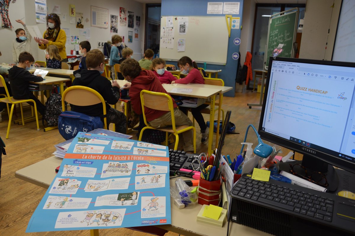 usepnationale's tweet photo. De la maternelle au CM2, l’opération #laïcité de l’@usepnationale décline du 21 novembre au 11 décembre le thème de la #liberté à travers débats, créations plastiques et activités sportives. Nouveauté 2022: des rencontres famille associant les parents.
▶️https://t.co/oMyASB3WPx https://t.co/TtDxDAgO8I