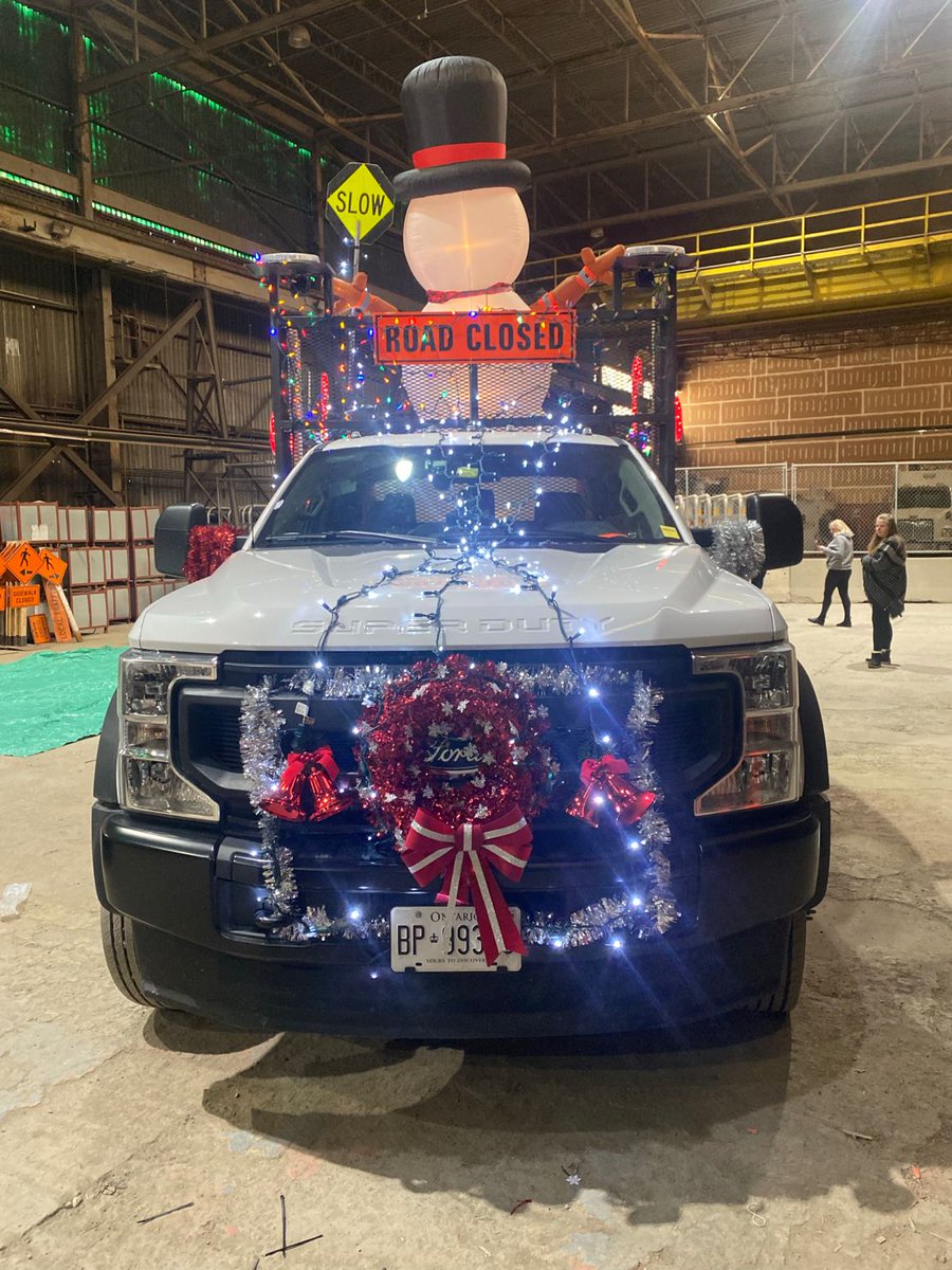 stinsontraffic's tweet image. We're happy to have participated in this past weekend's
#HamiltonSantaClausParade. A huge thank you to all who came out &amp;amp; made this day possible, memorable &amp;amp; fun!

#Ramudden #DirectTraffic #DynamicTrafficControl #Stinson #StinsonITS #WZSG #TeamworkMakesTheDreamWork #HappyHolidays