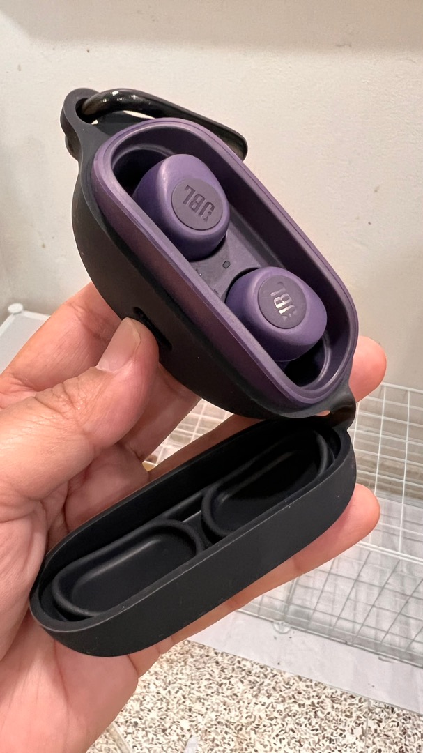 inspirewerks's tweet photo. Kalau korg nak sgt beli airpod kayangan why not try yg ni dulu. 

Confirm stuck impian dah nk beli yg mahal tu. Ouput dia mmg superb! 

Dah compare dgn brand pro aku ni, base sound dia sgt padu do! https://t.co/9QumomUWYE