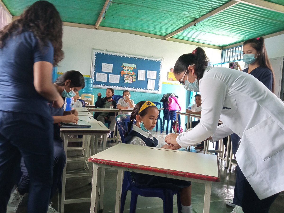 EB_SIMONBOLIVAR's tweet photo. Jornada de desparasitación con la presencia de la Dra. Mónica Hernández  y el personal del Centro Asistencial Antituberculoso. @MPPEDUCACION @_LaAvanzadora @ZonaEducTachira @Berzabethg1 @MinSaludVE https://t.co/Cjmwa3P3OF