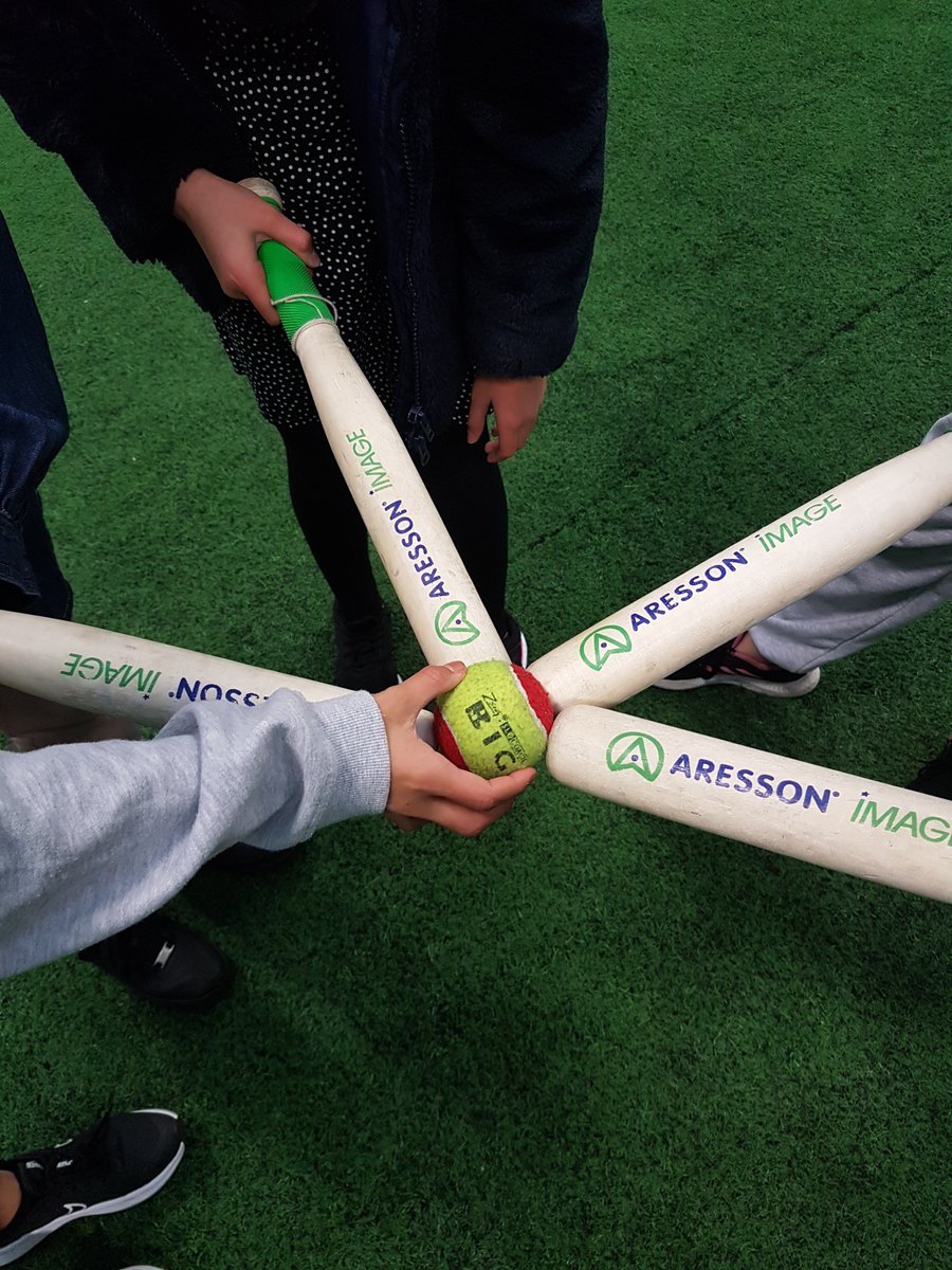 RidaSchools's tweet photo. POM goes to Aaeesha Shazad with her great fielding, stopping those half rounders and fantastic hits! Keep up the good work girls!!
#playerofmatch #POM #rounders #sports #fitness #pe #health #KickOff https://t.co/BCYUkEd4rQ