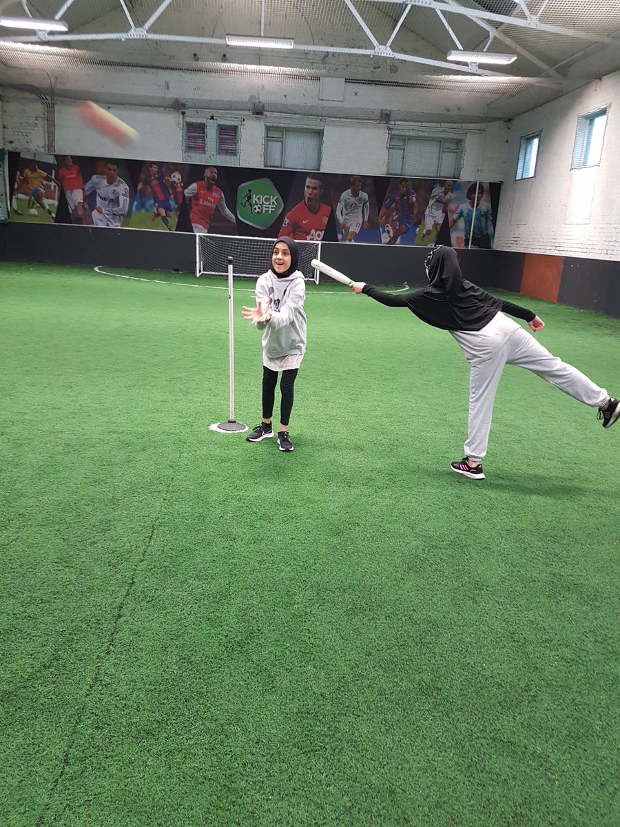 RidaSchools's tweet photo. POM goes to Aaeesha Shazad with her great fielding, stopping those half rounders and fantastic hits! Keep up the good work girls!!
#playerofmatch #POM #rounders #sports #fitness #pe #health #KickOff https://t.co/BCYUkEd4rQ