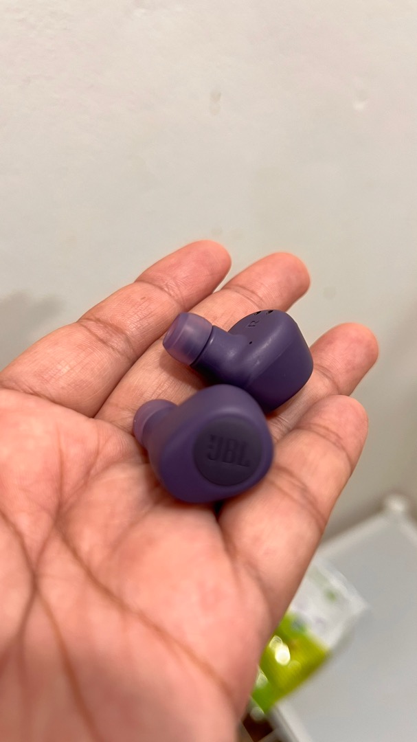 inspirewerks's tweet photo. Kalau korg nak sgt beli airpod kayangan why not try yg ni dulu. 

Confirm stuck impian dah nk beli yg mahal tu. Ouput dia mmg superb! 

Dah compare dgn brand pro aku ni, base sound dia sgt padu do! https://t.co/9QumomUWYE