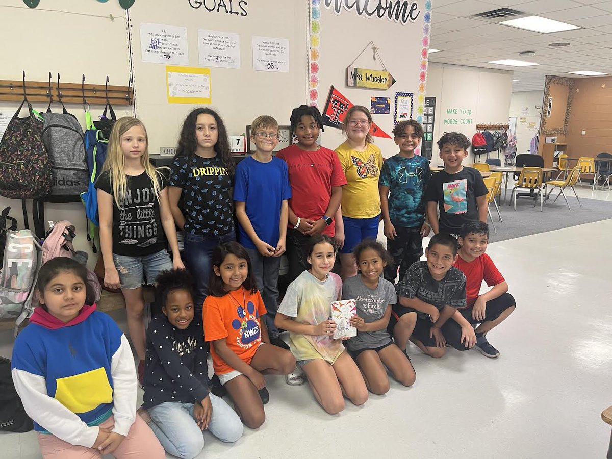 NWESchool's tweet photo. Paper cranes, Suburbans, libraries, sandhill cranes…what do all these things have in common? Our schoolwide read, Carry Me Home! Our readers loved it! #SSYRA #servicelearning @janetsfox https://t.co/C9bP3P9k9f