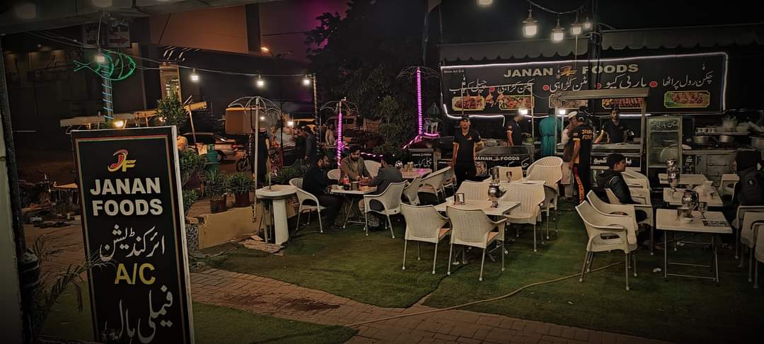 JananFoods's tweet photo. تین مہمان بغیر اطلاع کے آتے ہیں:
1 - رزق
2 - نصیب
3 - موت 
یا اللّه ہمیں حلال رزق اچھا نصیب اور شہادت والی موت نصیب فرما. آمین 🙏
#JananFoods #G9Markaz #islamabad https://t.co/8DKTz3Bvmx