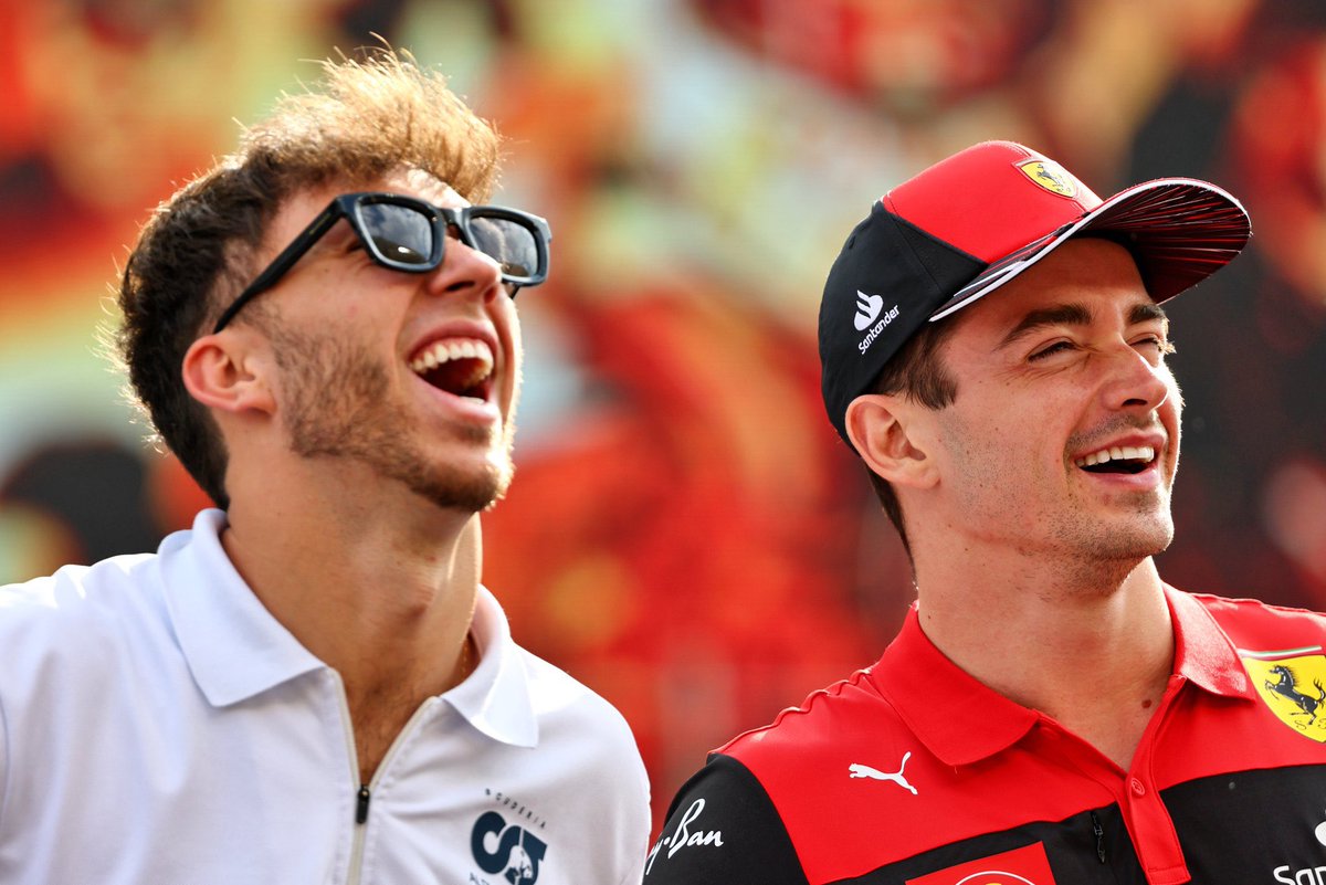swiftsambi's tweet photo. His own team EFFs him over (teammate and strategy), gives him unequal parts, develops the car away from his input and they blame Lewis 😅

Marko clown 
#F1 https://t.co/WVernSHN5n