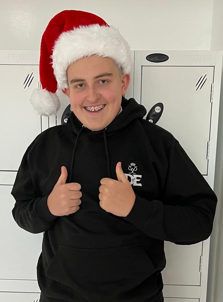 Want to keep warm this winter or stuck for a gift? Why not get yourself a DofE hoodie?! Order by Dec 5th for Xmas delivery. customique.co.uk/collections/bo…