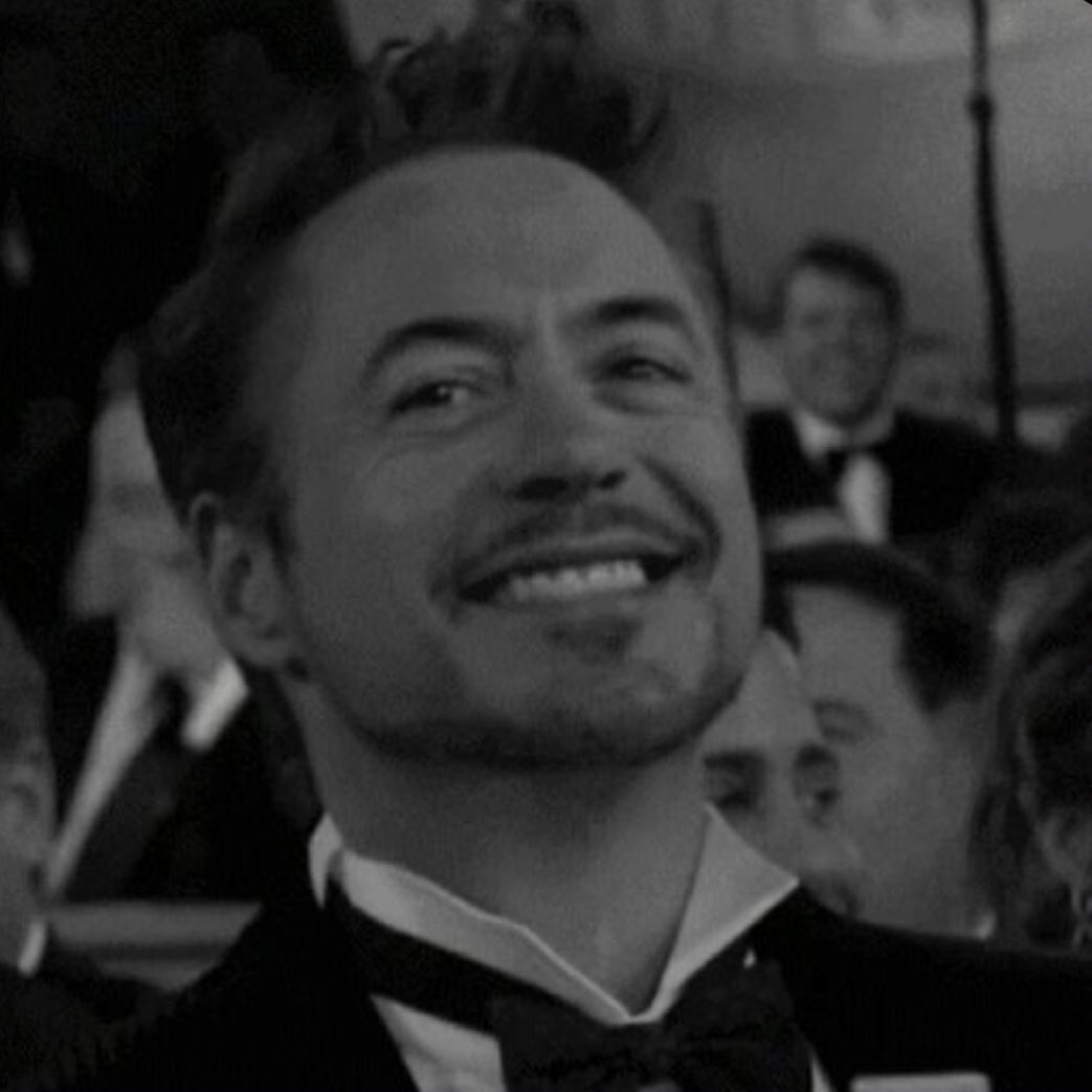 TeamDowney_rdj's tweet photo. i love him sm https://t.co/26fzSiYxeO