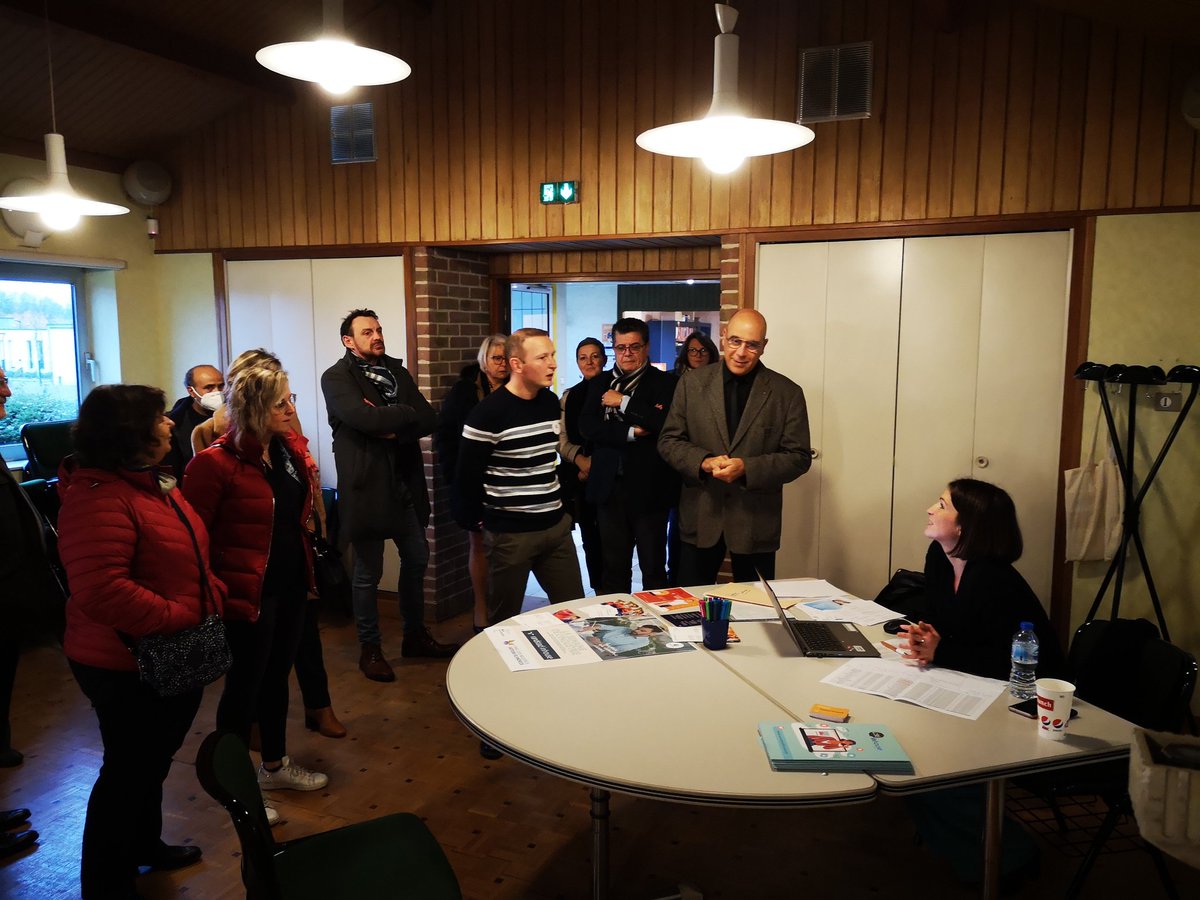 Encore un #Recrutement dans l'industrie 🏭
C'est en ce moment au SIZIAF avec 70 candidats qui rencontrent 5 entreprises à Billy Berclau
Visite du sous préfet avec les partenaires ... Plus 💪 ensemble