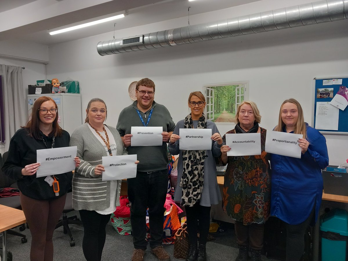 SharonW30030070's tweet photo. @ChangingLives__ Doncaster community hub starting #SafeguardingAdultsWeek by holding open and honest conversations regarding safeguarding and the need to be strong for our peers. As a shared hub,partnership work is fundamental best practise. @MyDoncaster https://t.co/Z3mLTVzgOu https://t.co/90KkeR5fzK
