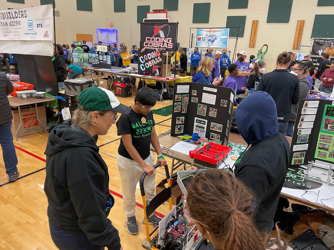 WBRobotics's tweet photo. Our @wbloomfieldschl MS students competed at their 1st event of the year this past Saturday. We learned a lot from this experience &amp; are ready to get back to work &amp; get ready for our next event on 12/10 Thank you @daniahbazzi and @aquinn123 for coming out to support us!
#onlyWB https://t.co/MzjmCkxmtN